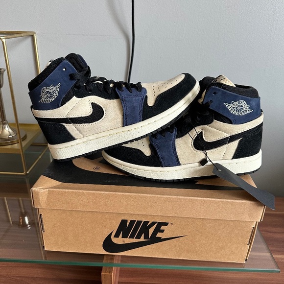 BRAND NEW jordan size 4 perfect for back to school shopping save you some money - Picture 3 of 3